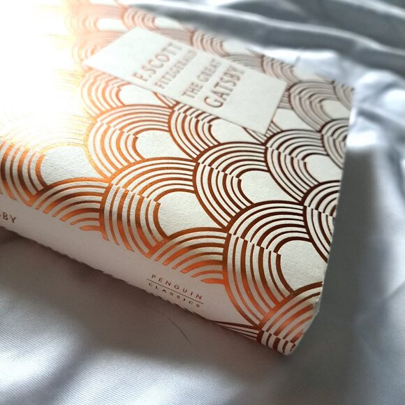 The Great Gatsby by F Scott Fitzgerald Foil Cover Penguin Classics (2011) - Picture 3 of 11
